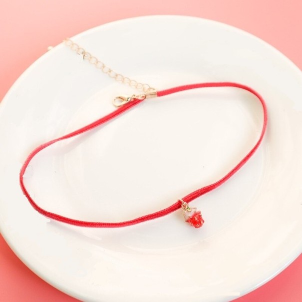 Collier pour femmes avec une fraise 1