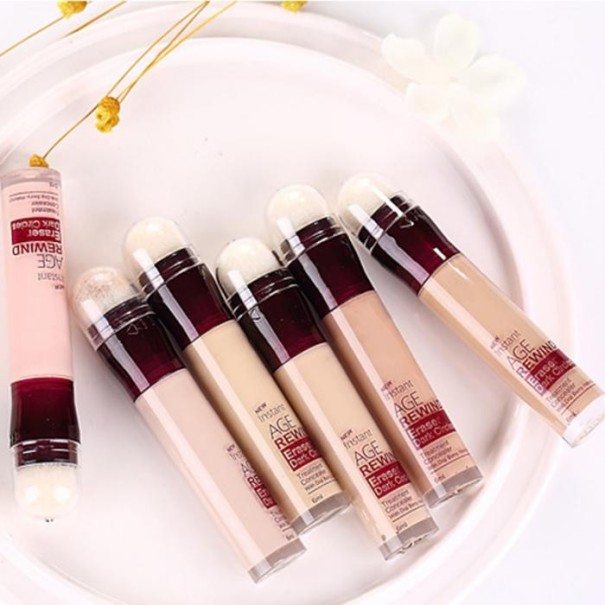 Concealer med skumapplikator i tub - 6 nyanser