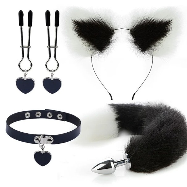 Conjunto 4 en 1: diadema con orejas bicolor, collar de corazón, pinzas para pezones, tapón anal metálico con cola bicolor y embalaje discreto. negro