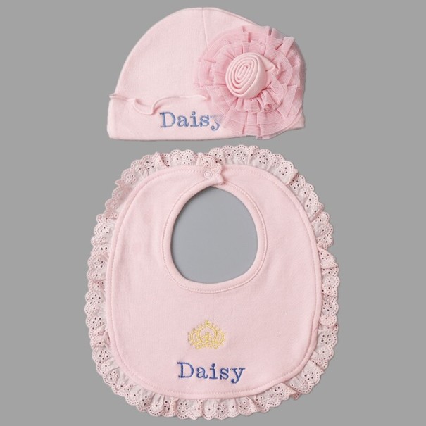 Conjunto de gorro y babero para niña 1