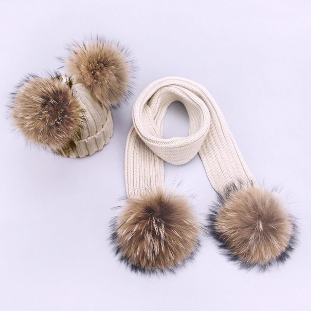 Conjunto de gorro y bufanda de invierno para niños con pompones beige