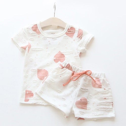 Conjunto de verano infantil con estampado: top y pantalón corto 2