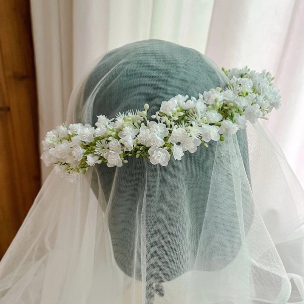 Couronne florale de mariage Taille universelle avec voile en tulle Fleurs délicates et pleines Accessoire capillaire romantique et dense blanc