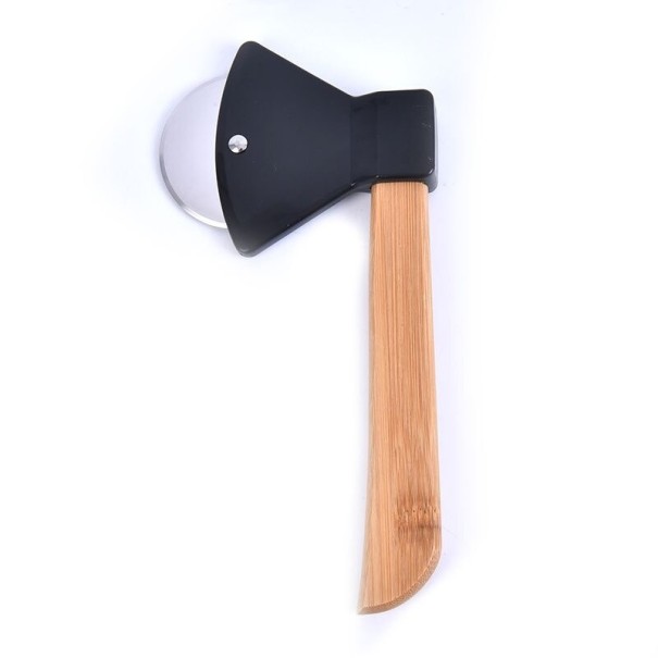 Couteau à pizza en forme de hache noir