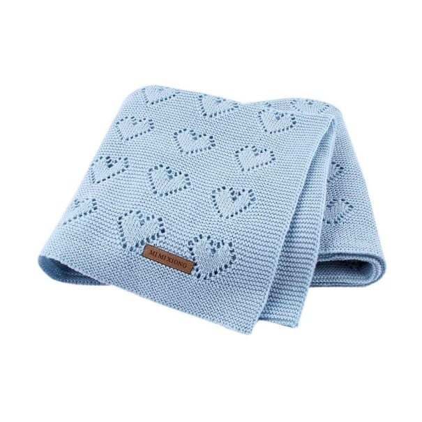 Couverture pour bébé avec des cœurs bleu clair