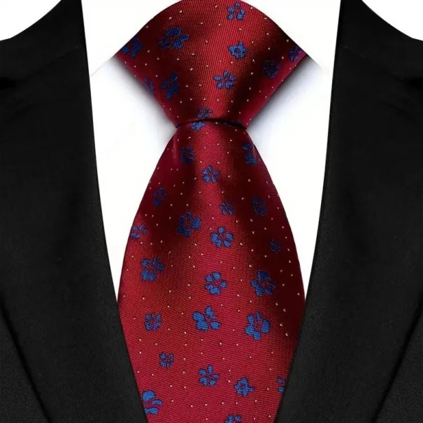 Cravate en soie rouge avec des fleurs bleues 145 x 8 cm Cravate pour homme de luxe Accessoire élégant Soie de qualité Événements professionnels et sociaux 1