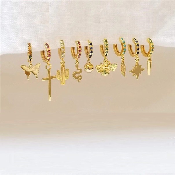 Creolen für Damen mit Anhänger