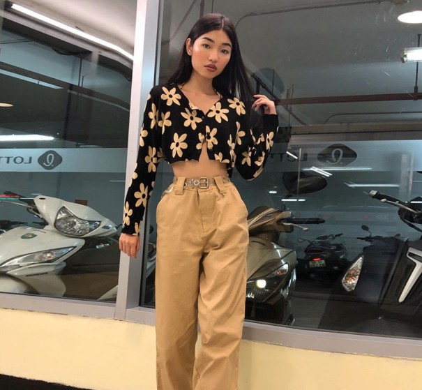 Crop top för kvinnor med blommor B174