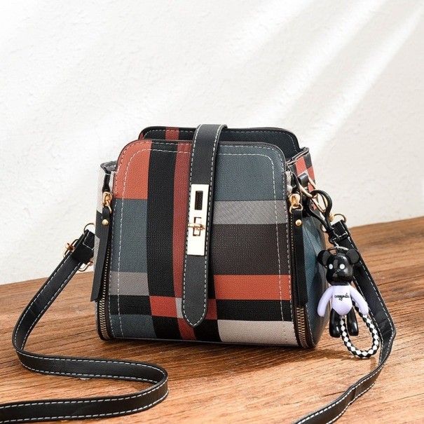 Crossbody-taske til kvinder M1442 sort