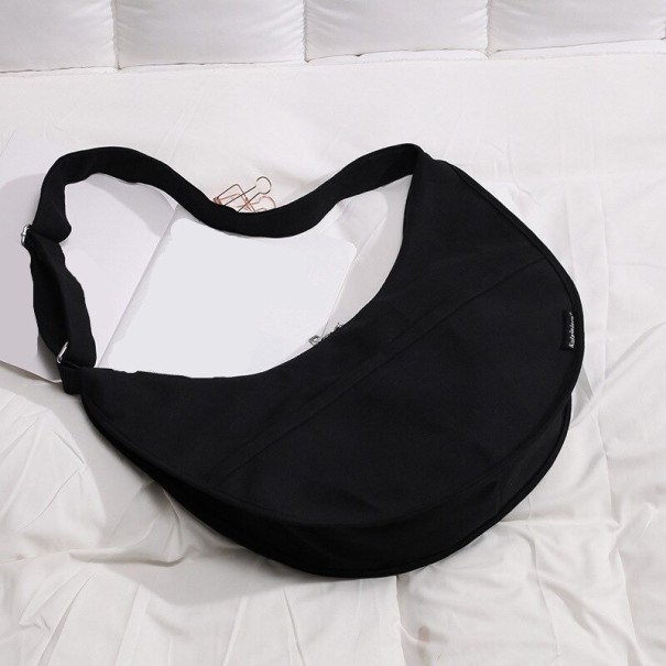 Crossbody-taske til kvinder M1635 sort