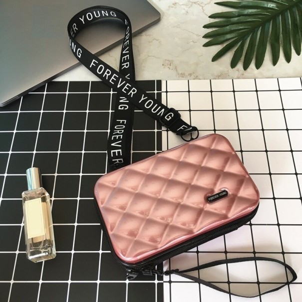 Crossbody-taske til kvinder M838 rosa