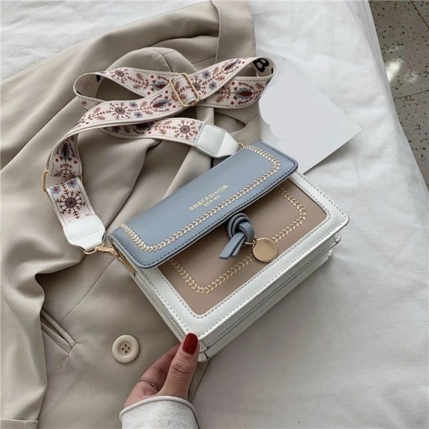 Crossbody-väska för kvinnor M757 ljusblå