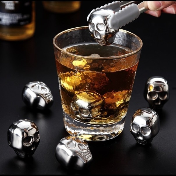 Cubito de hielo con forma de calavera 1