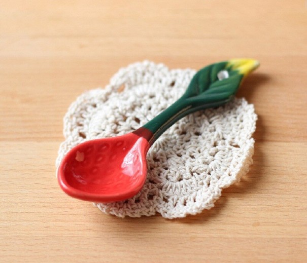 Cuillère en céramique avec motif de fruits 4