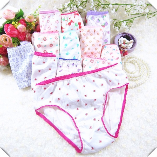 Culottes pour filles avec des fleurs - 12 pcs 7-9 ans
