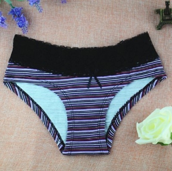 Culottes rayées avec bord floral noir S