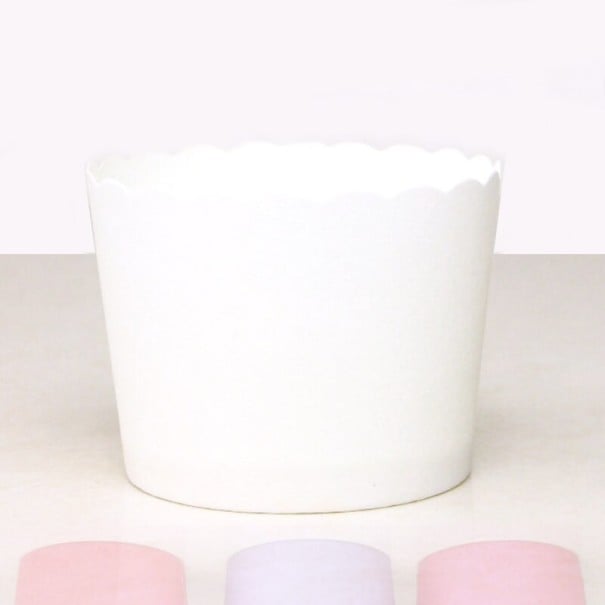 Cupcake- und Muffinförmchen 50 Stück Förmchen mit gewelltem Rand aus Backpapier Maße 5 x 4,6 cm Zum Backen und Servieren weiß