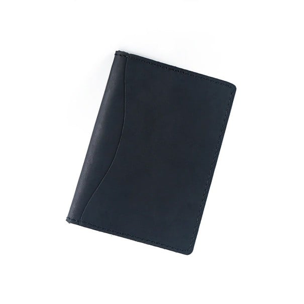 Custodia da viaggio per documenti in vera pelle Compatta con bordi cuciti e angoli arrotondati Superficie opaca Dimensioni 10,7 x 7,6 cm nero
