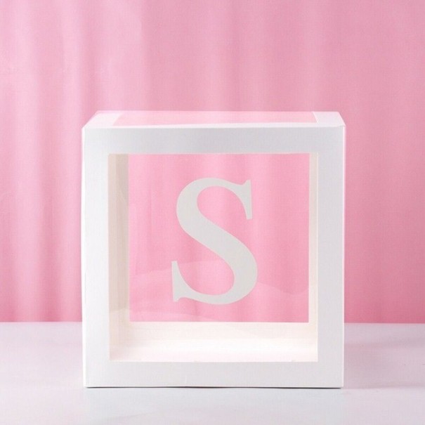 Cutie decorativa pentru baloane cu litera 27 x 27 cm S