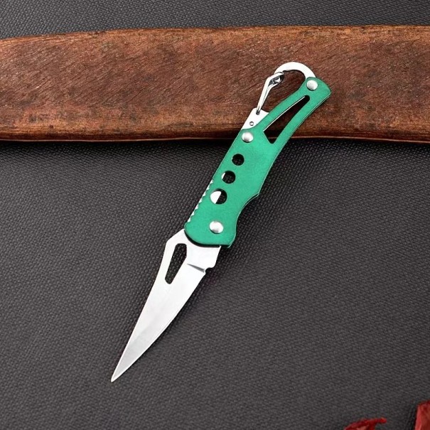 Cuțit de camping pliabil Lamă de 14 cm din oțel inoxidabil cu carabinier Cuțit de buzunar pentru exterior Rucsac de drumeție pandantiv Echipament de exterior Instrument EDC verde