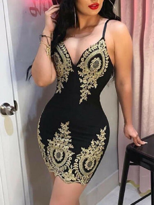 Czarna mini sukienka z ozdobami L