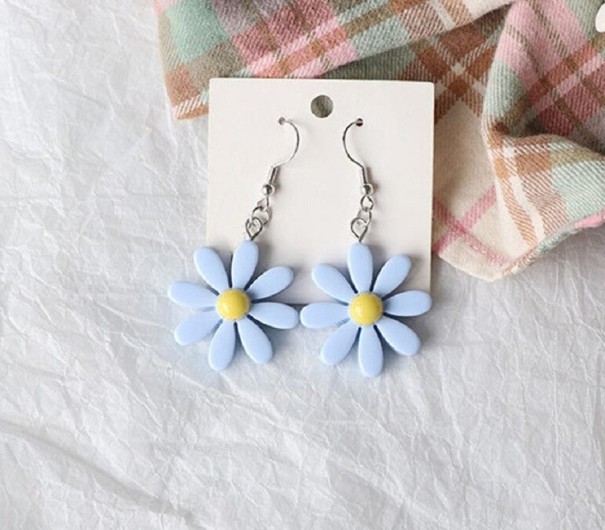 Daisy Dangle örhängen för kvinnor G1399 ljusblå