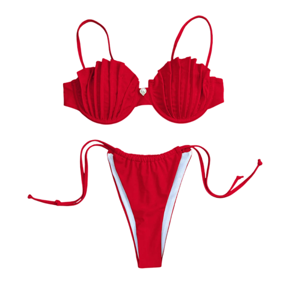 Dambikini med skalformade kupor och push-up effekt. Högt skurna knyttrosor. Perfekt för stranden och sommarsemestern. röd M