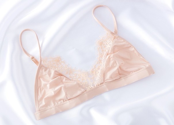 Dame-bh med blonder i delikat materiale beige M