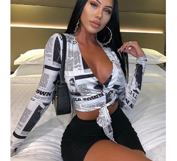 Dame crop top med avismotiv M
