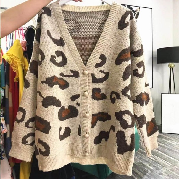 Dame leopardtrøje med knapper beige