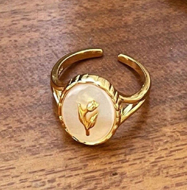 Dame ring med blomst D1962 guld