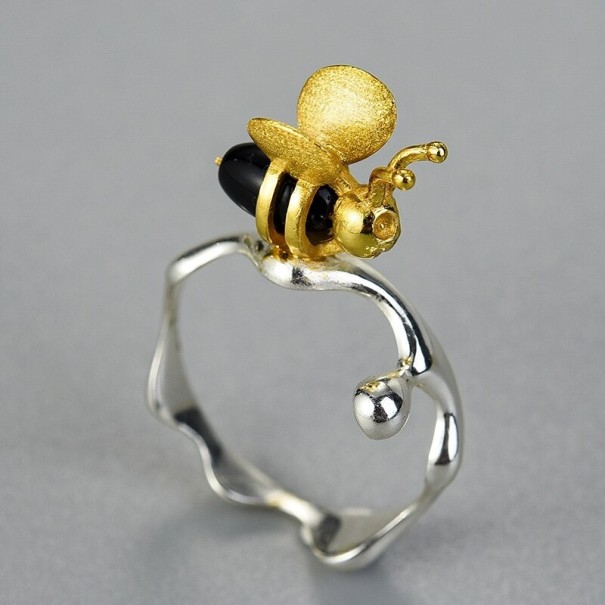 Dame ring med en bi D1519 sølv 7