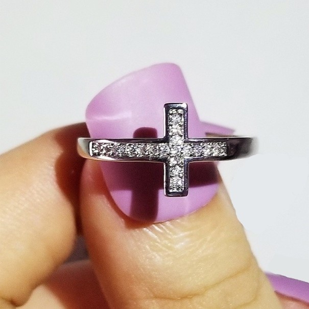 Dame ring med kors D1330 10