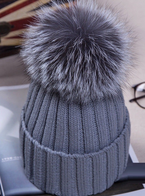 Dame vinterhue med pompon A545 grå