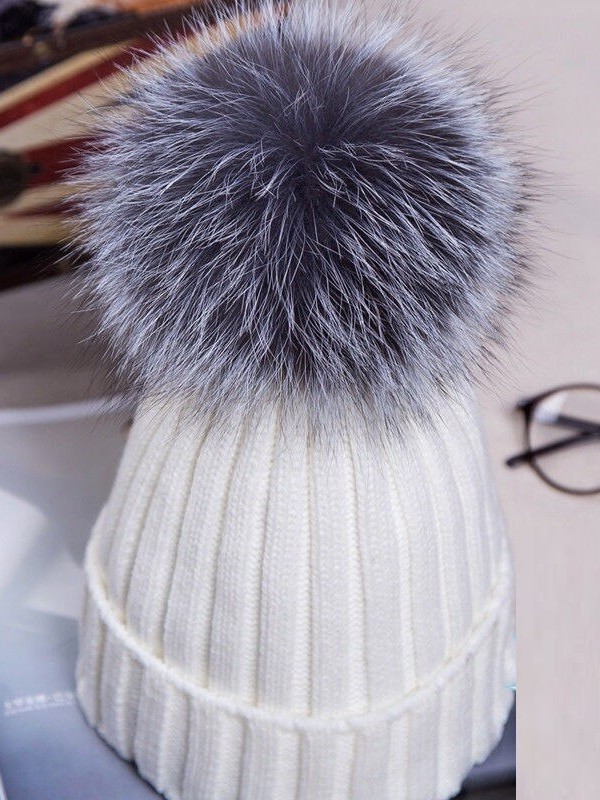 Dame vinterhue med pompon A545 hvid