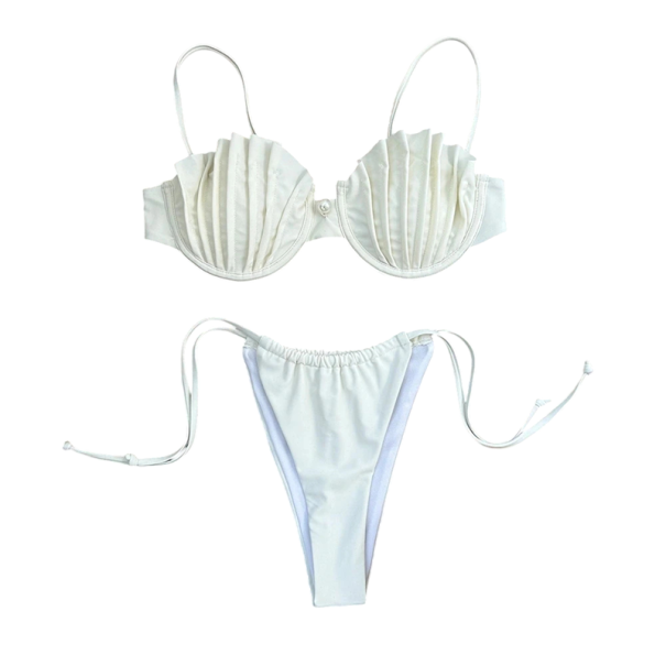 Damebikini med skalformede skåle og push-up effekt. Højtskårne bindetrusser. Ideel til stranden og sommerferien. hvid L