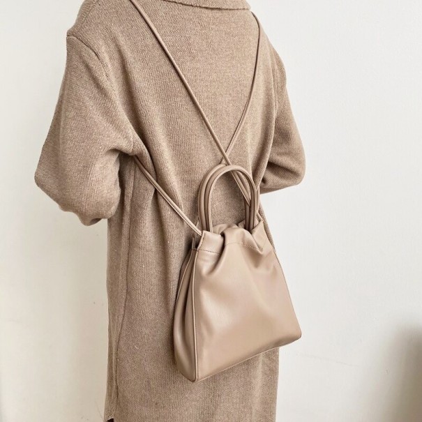 Damehåndtaske i læder M1750 khaki Damehåndtaske i læder M1750 khaki