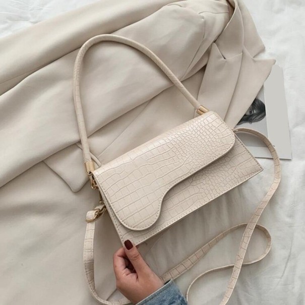 Damehåndtaske med imiteret slangeskind M842 beige