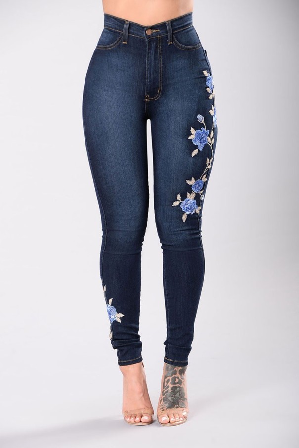 Damejeans med blomsterdesign L