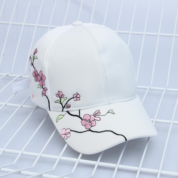 Damekasket med blomster A2536 hvid