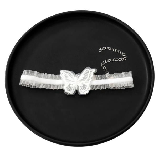 Damen Choker mit Spitze und Schmetterlingsanhänger mit Verschluss Halskette aus Samt Spitzenaccessoire für den Alltag und festliche Anlässe weiß
