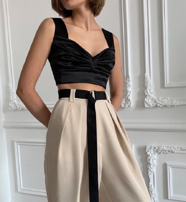 Damen-Crop-Top aus Satin mit großem Ausschnitt schwarz S