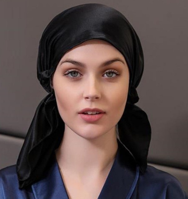 Damen-Kopftuch aus Seide schwarz