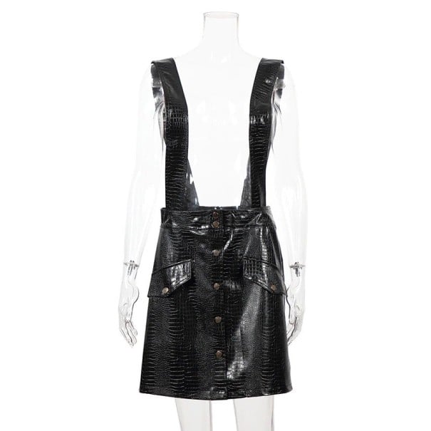 Damen Minirock aus Kunstleder mit über Kreuz verlaufenden Trägern A-Linien Schnitt Krokodilprägung Metallknöpfe vorne Taschen mit Klappe schwarz XS