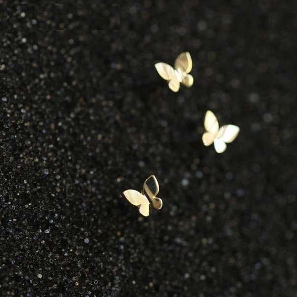 Damen-Ohrstecker mit Schmetterling 1