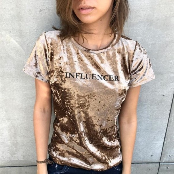 Damen-T-Shirt mit der Aufschrift INFLUENCER M