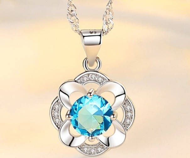 Damenhalskette mit einer Blume D539 blau