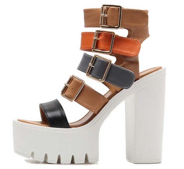 Damensandalen mit Schnallen braun 42