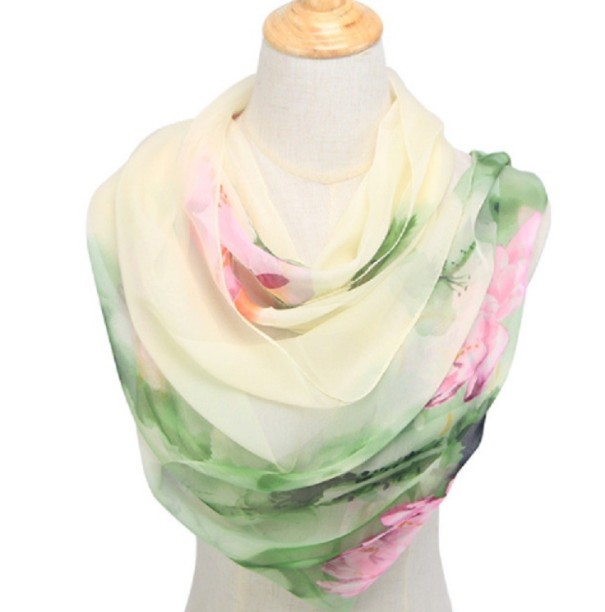 Damenschal mit Blumenmuster J2997 grün