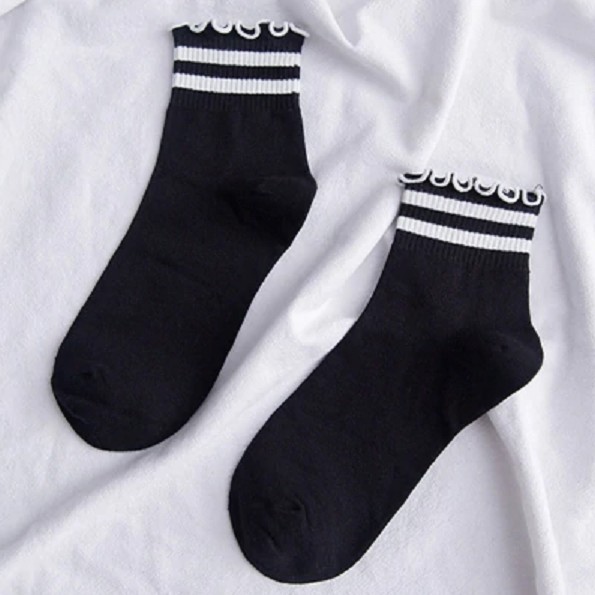 Damensocken mit Rüschen 4